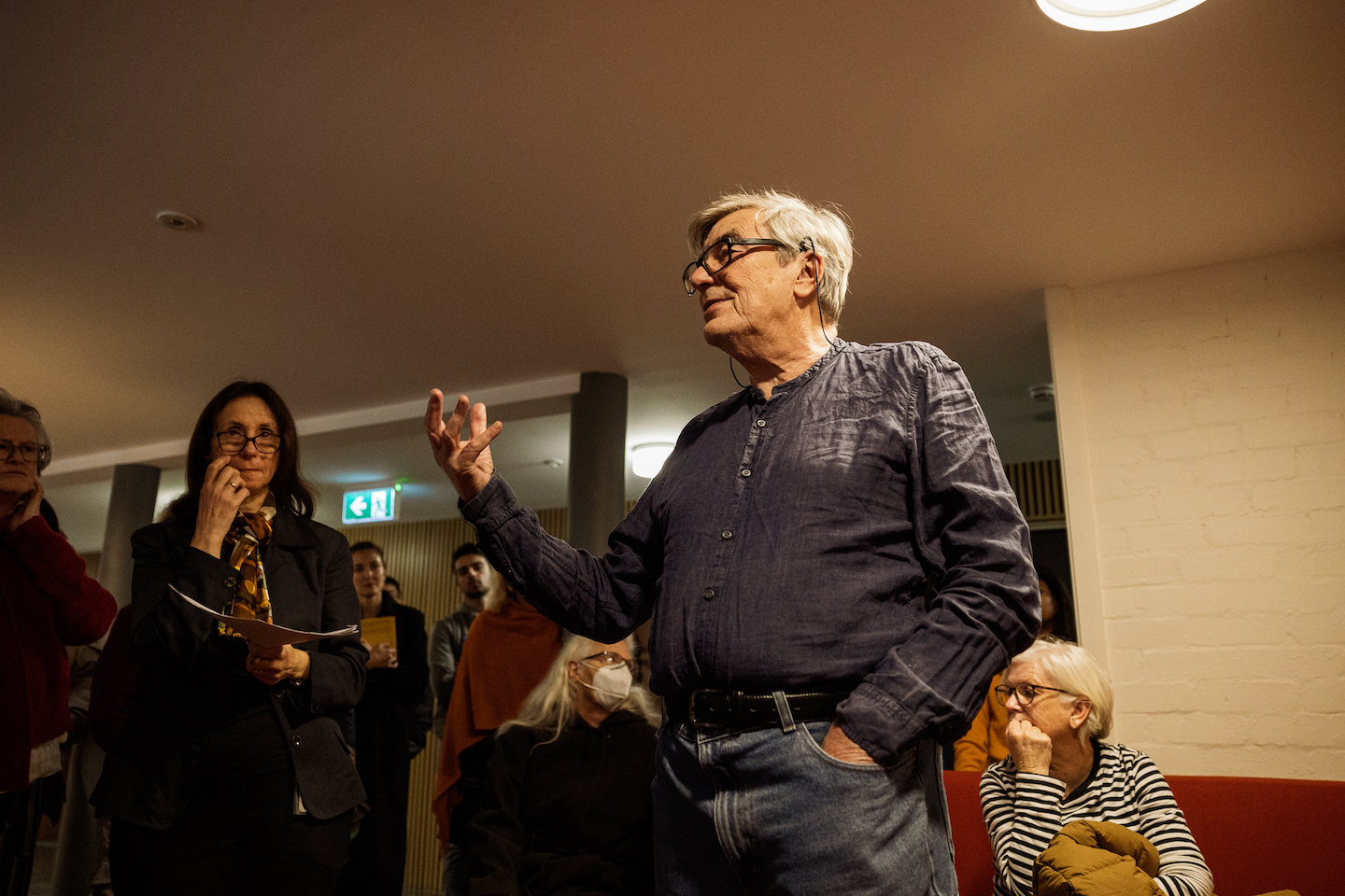 ANU Emeritus Professor Professor Howard Morphy Howard Morphy giving a talk to a crowd of people