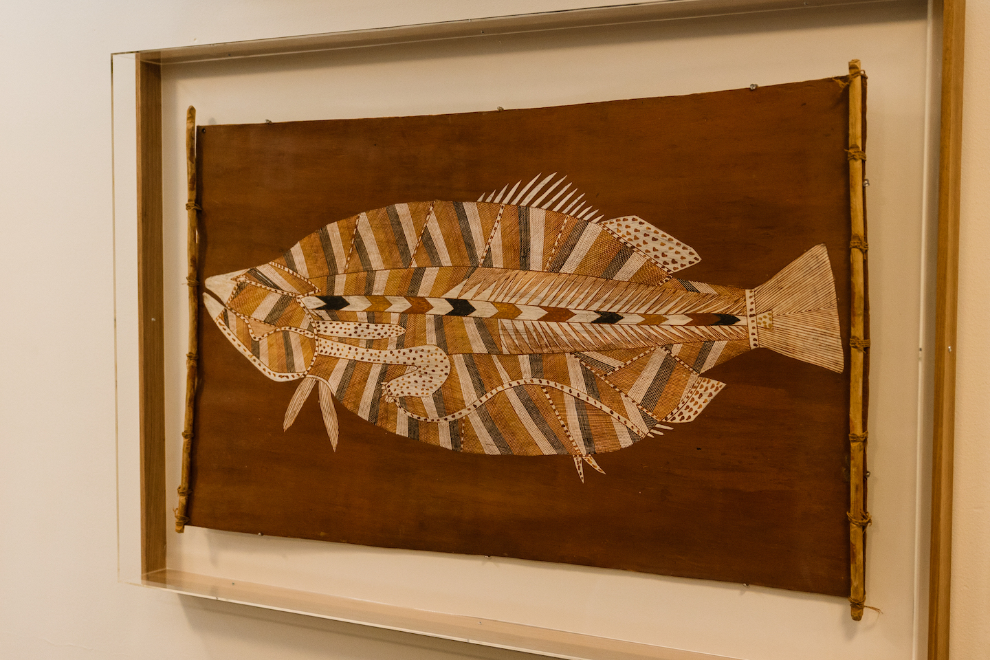 0004.jpg A hanging artwork of a fish