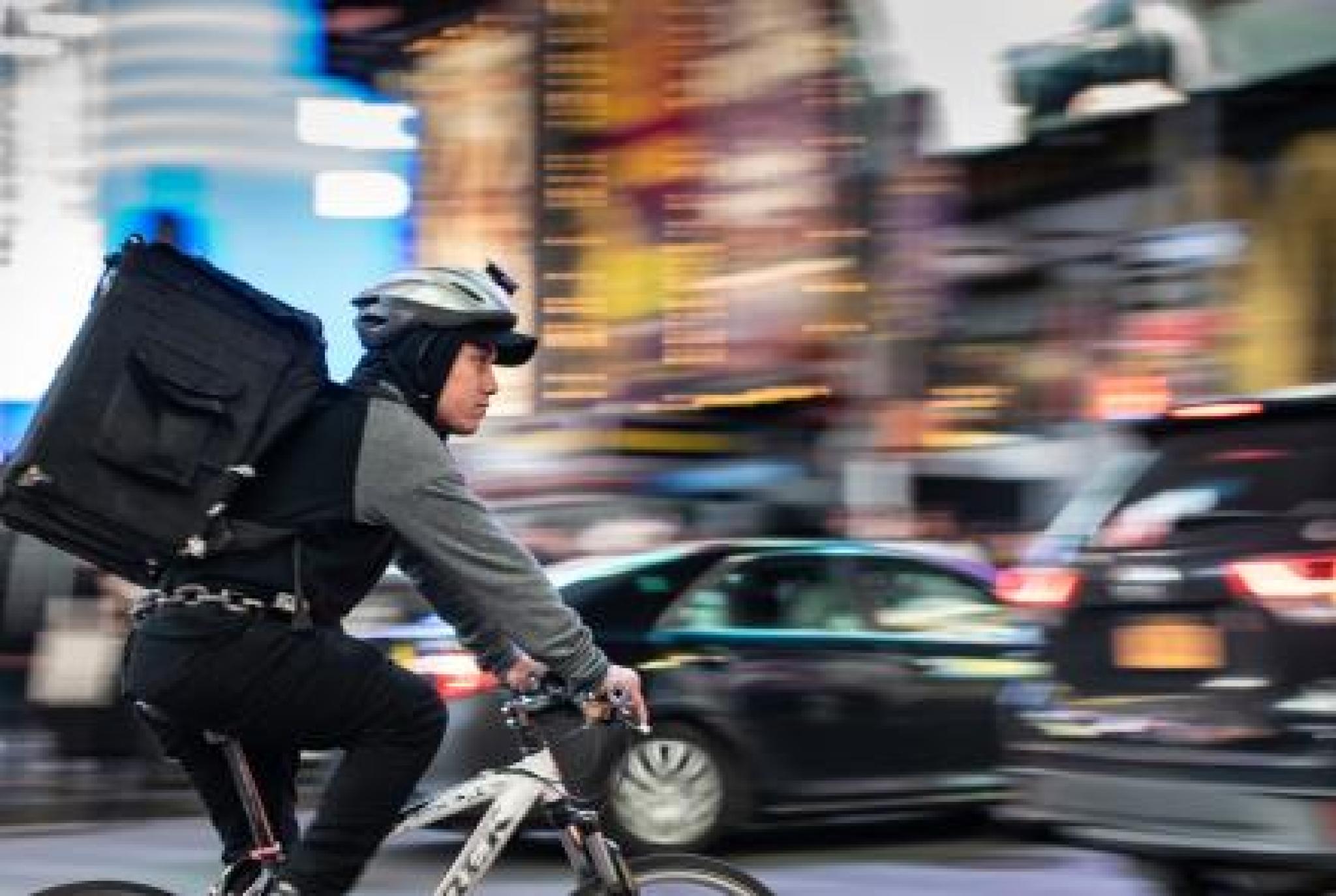 Image: Food Courier (Brett Jordan, Unsplash)