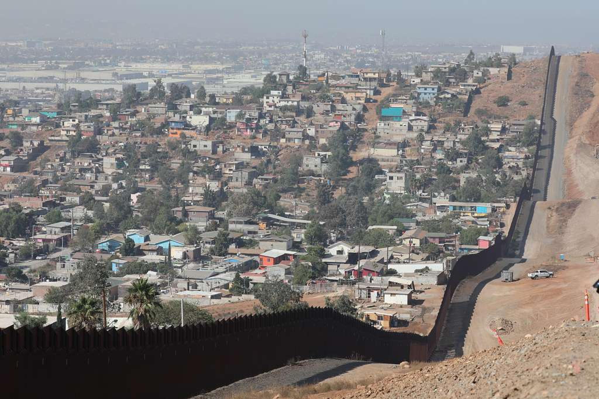 A western view of the US-Mexico border in San Diego